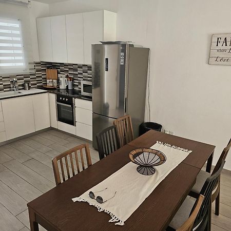 Zom Holiday Apartment Paphos Exterior foto