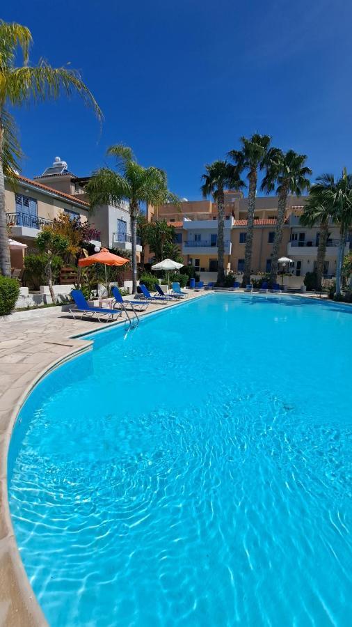 Zom Holiday Apartment Paphos Exterior foto